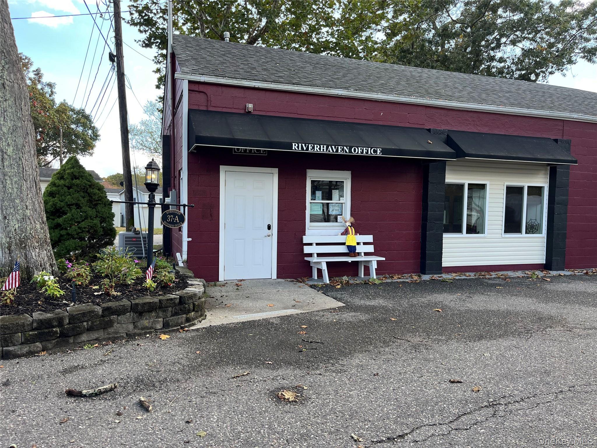 37-64 HUBBARD AVE, Riverhead, NY 11901