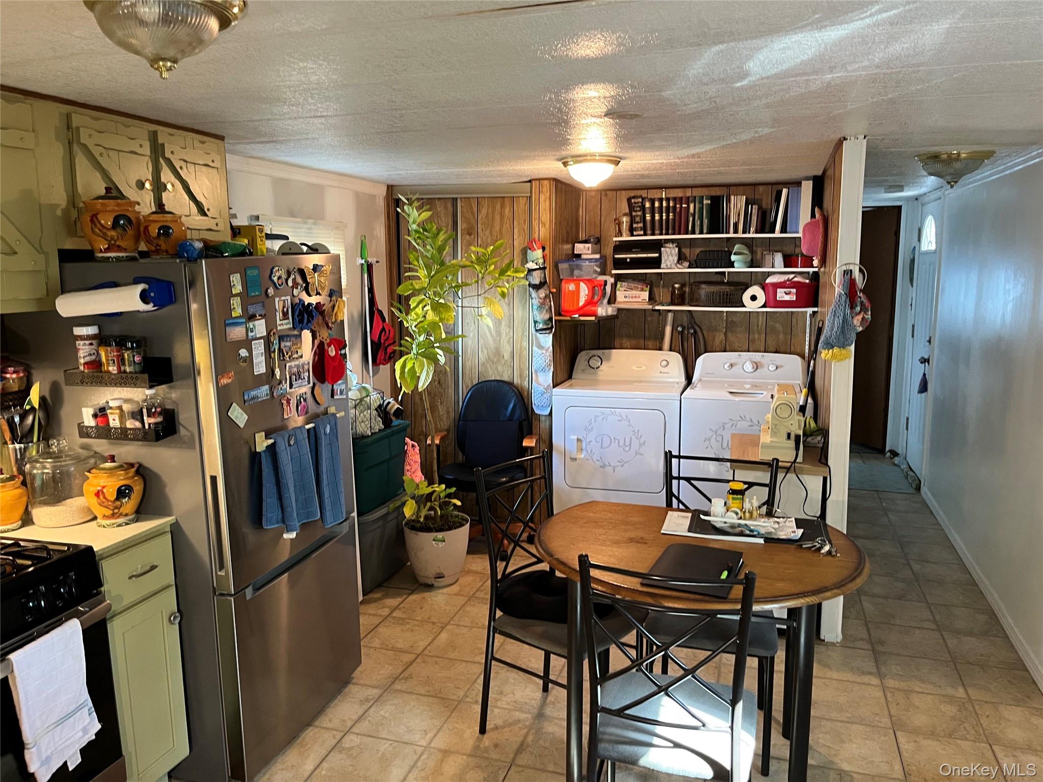 37-64 HUBBARD AVE, Riverhead, NY 11901