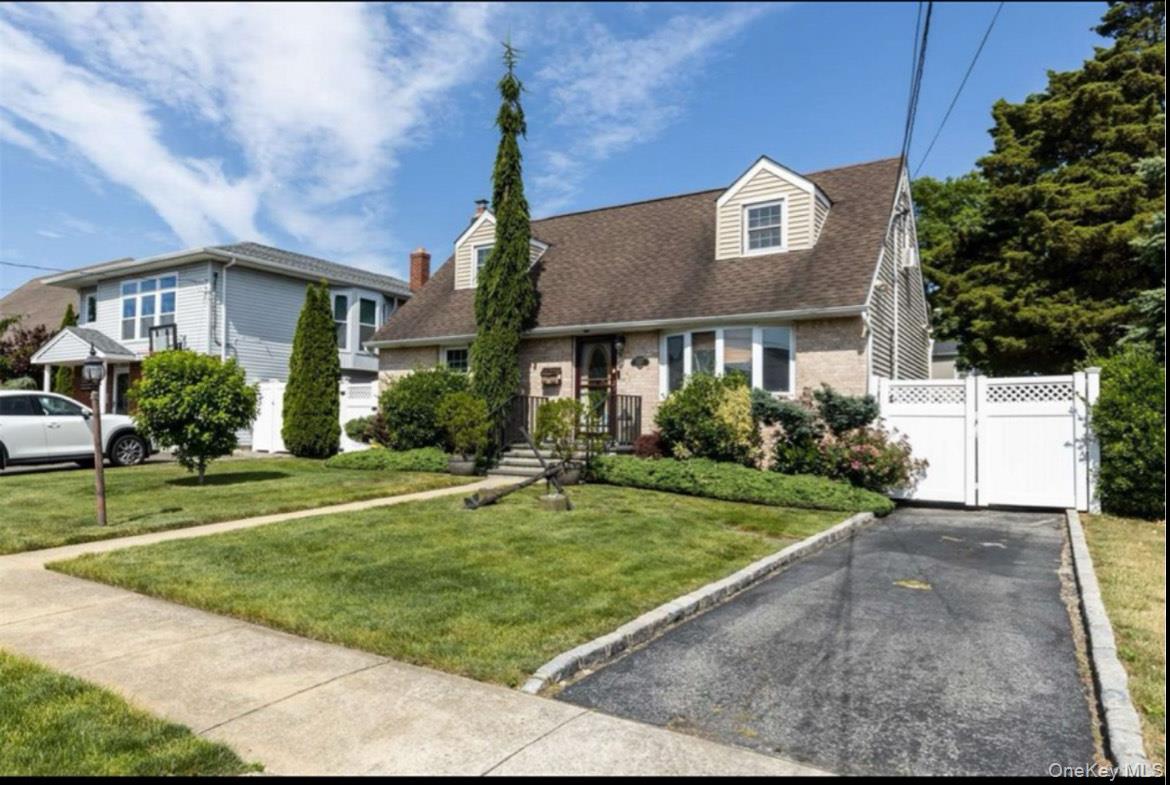 2207 Willow Street, Wantagh, NY 11793