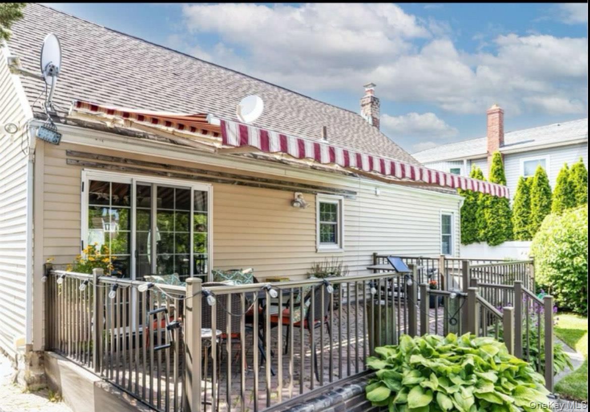 2207 Willow Street, Wantagh, NY 11793