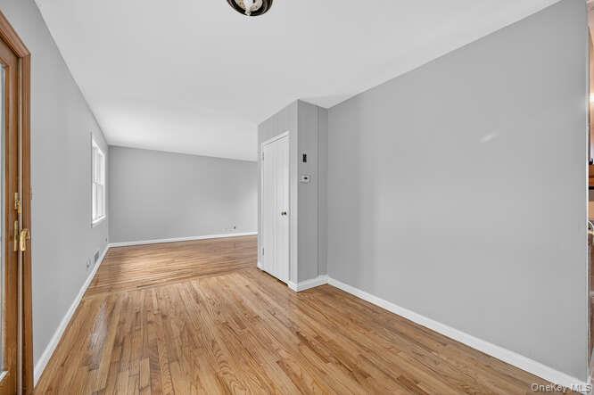 452 Latham Road, Mineola, NY 11501