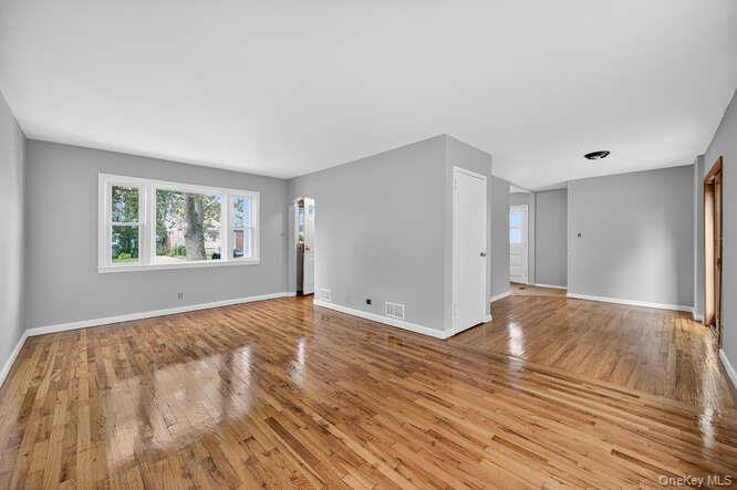 452 Latham Road, Mineola, NY 11501