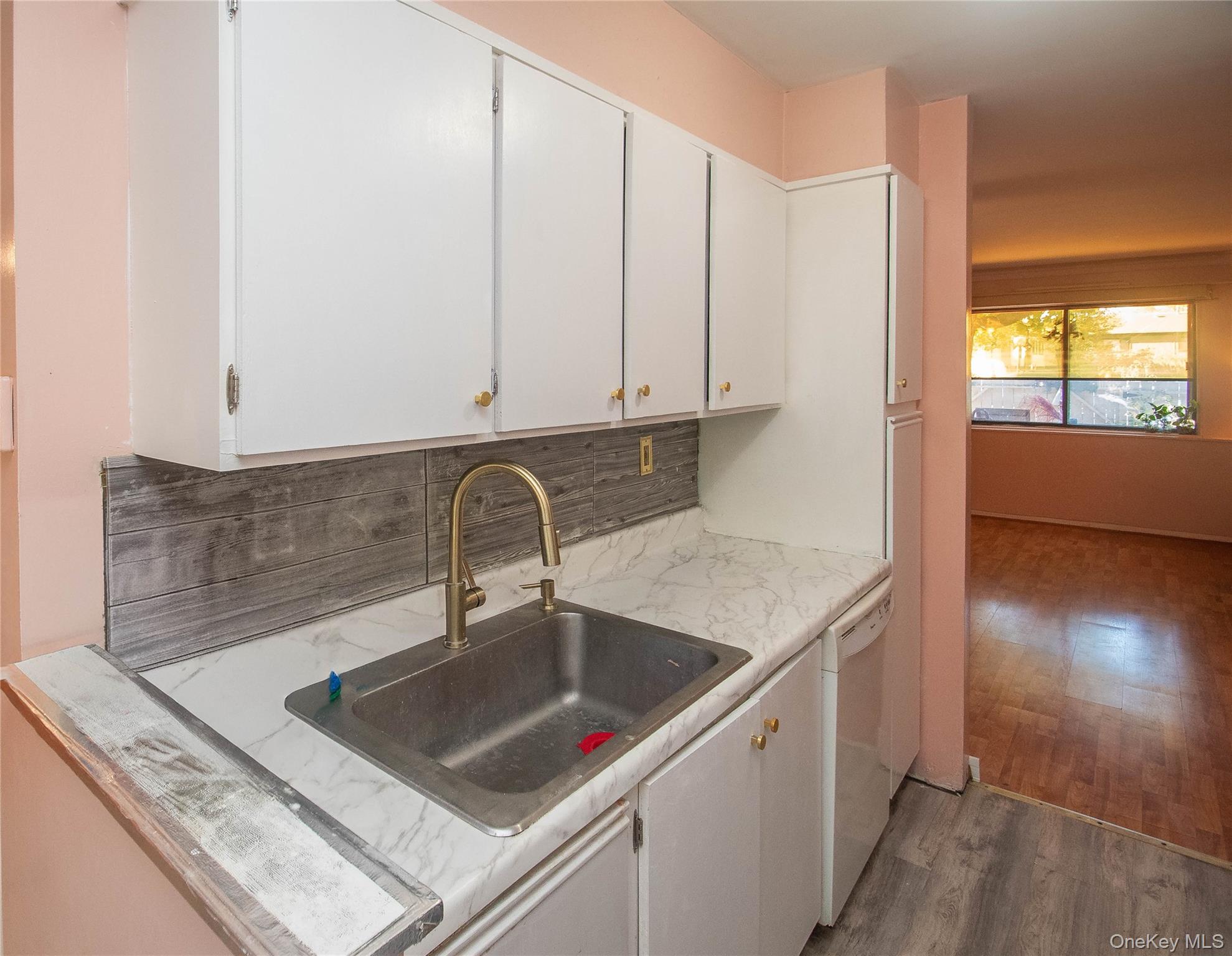 1807 Holly Walk, Poughkeepsie, NY 12603