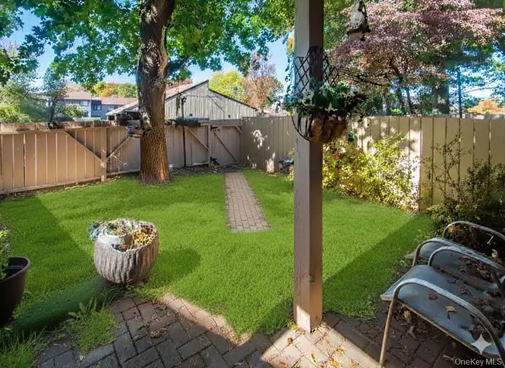 1807 Holly Walk, Poughkeepsie, NY 12603