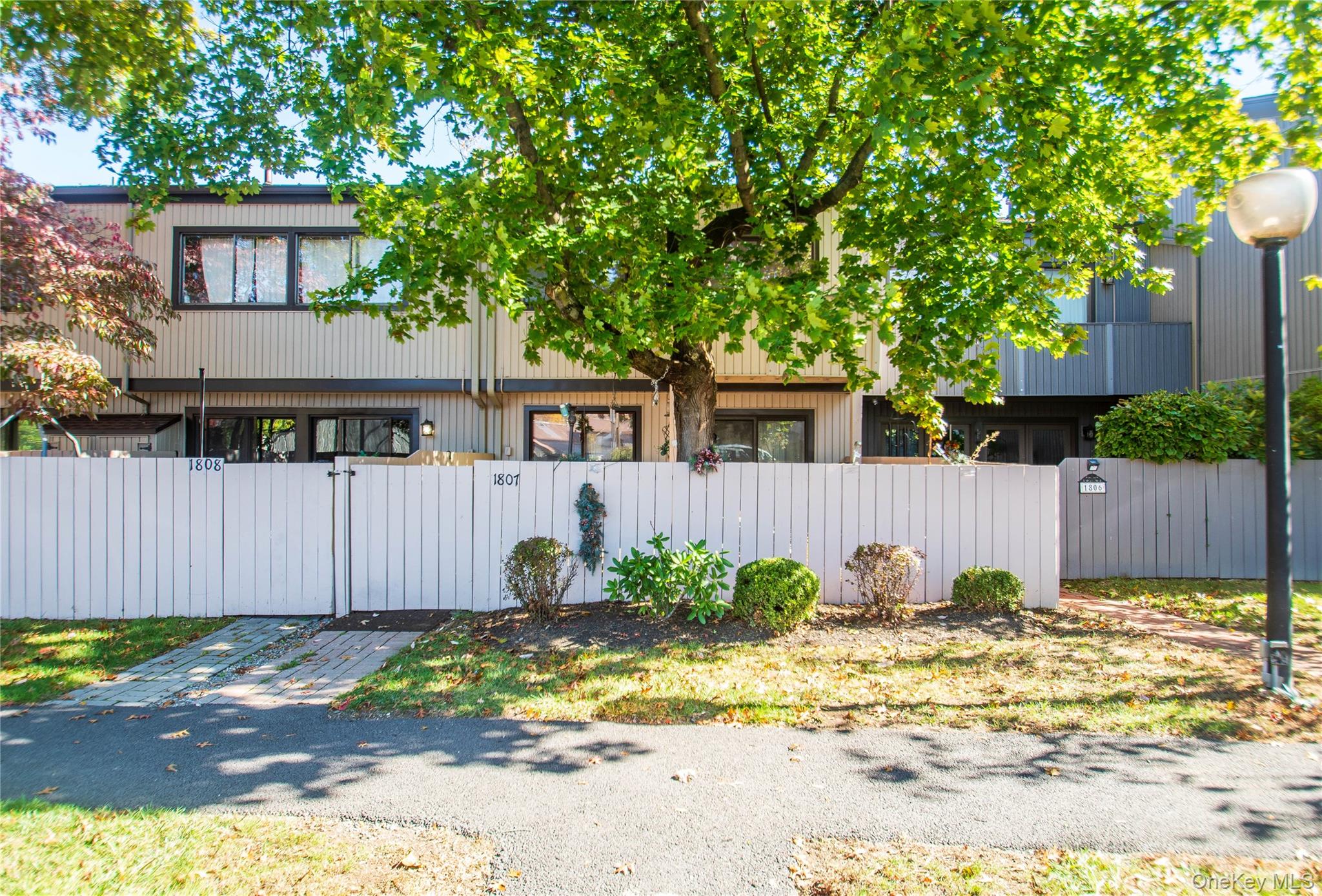 1807 Holly Walk, Poughkeepsie, NY 12603