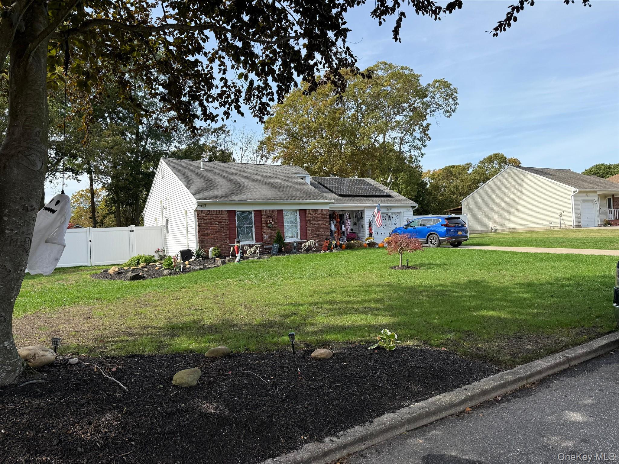 56 Glenmere Lane, Coram, NY 11727