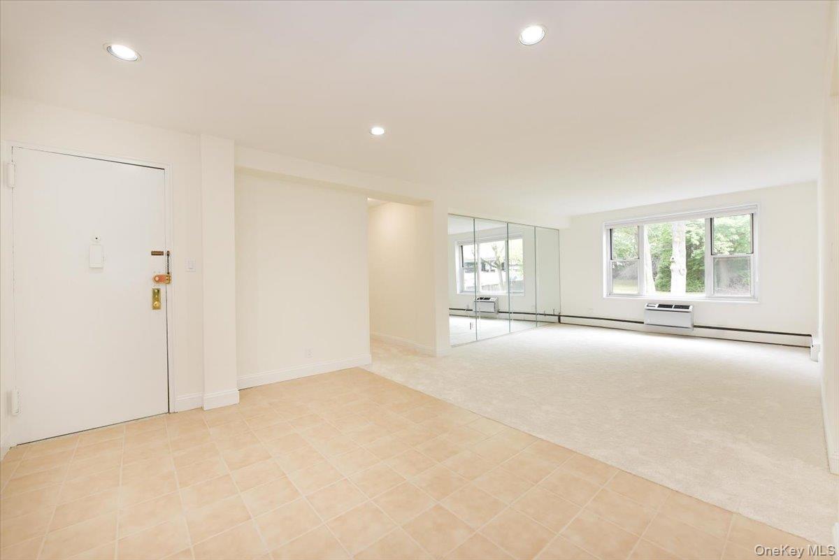 195 S Middle Neck Road # 2-L, Great Neck, NY 11021