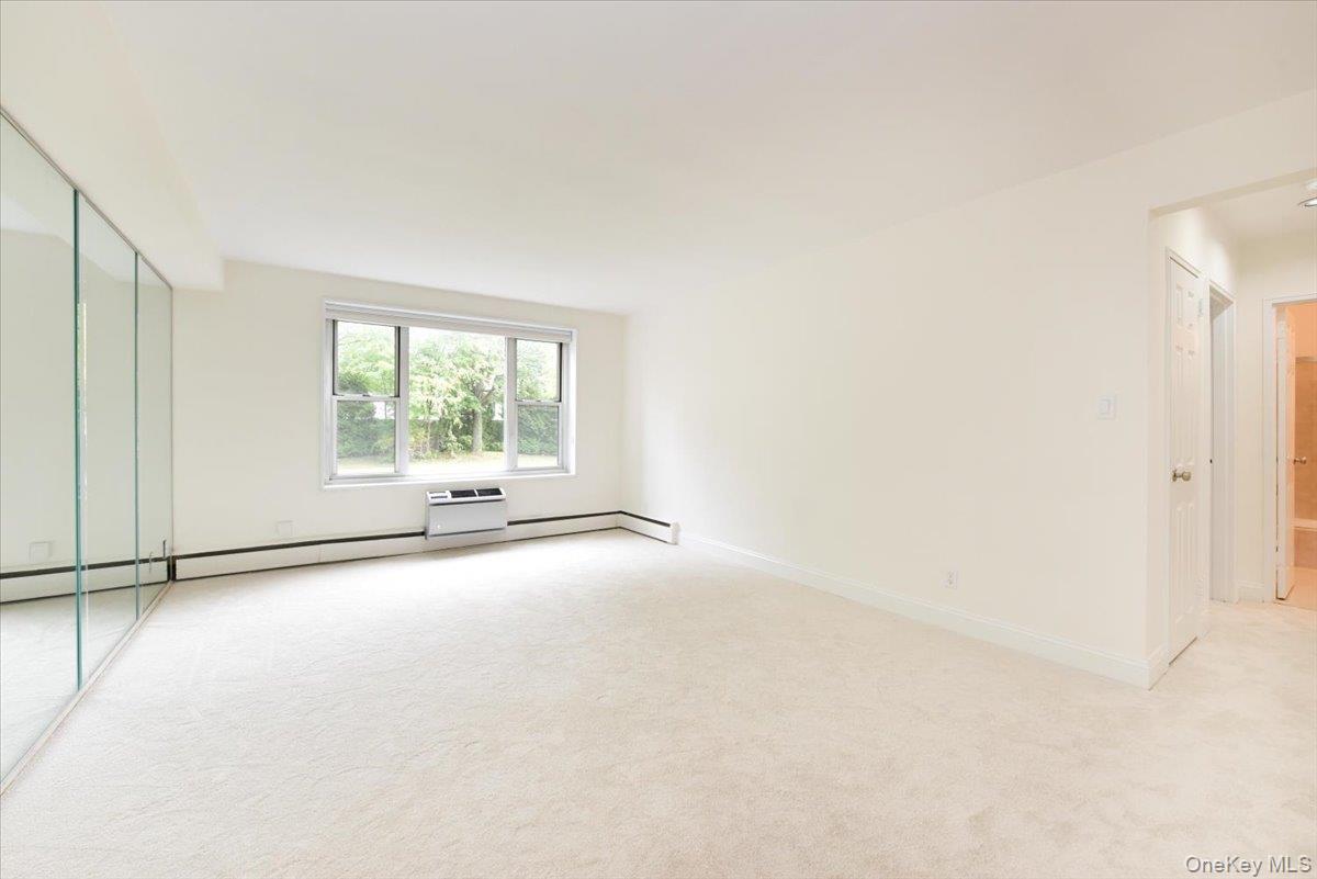 195 S Middle Neck Road # 2-L, Great Neck, NY 11021