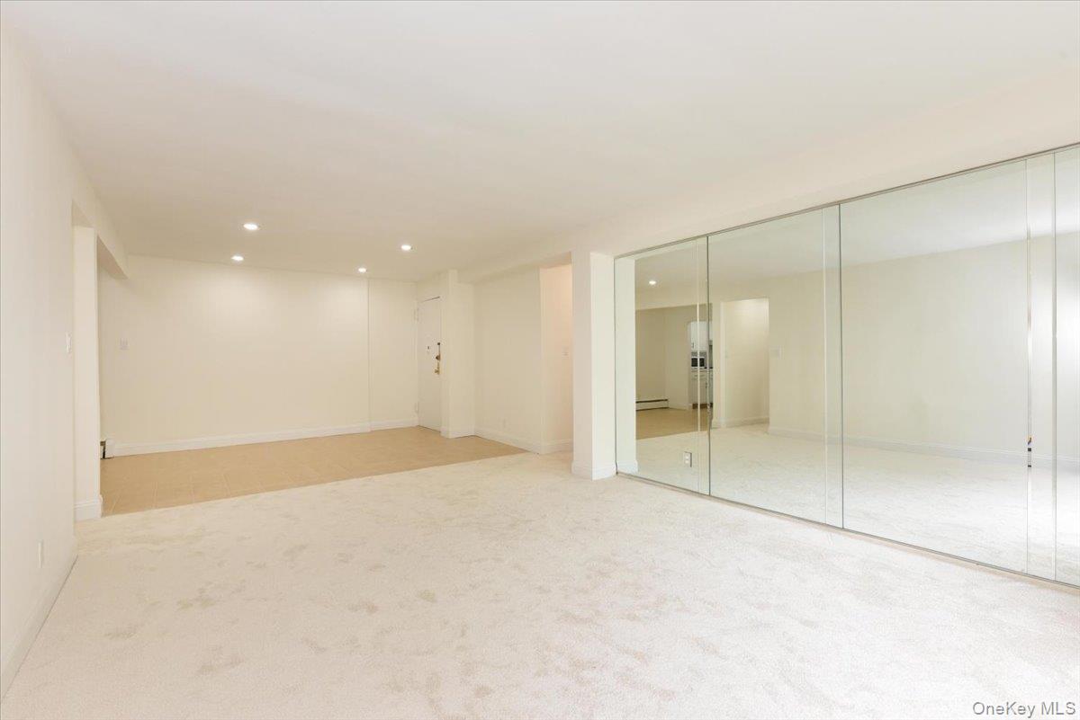 195 S Middle Neck Road # 2-L, Great Neck, NY 11021