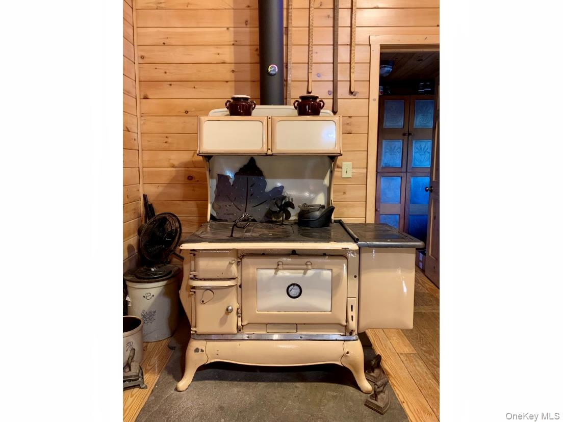 13 Grooville Road, Livingston Manor, NY 12758