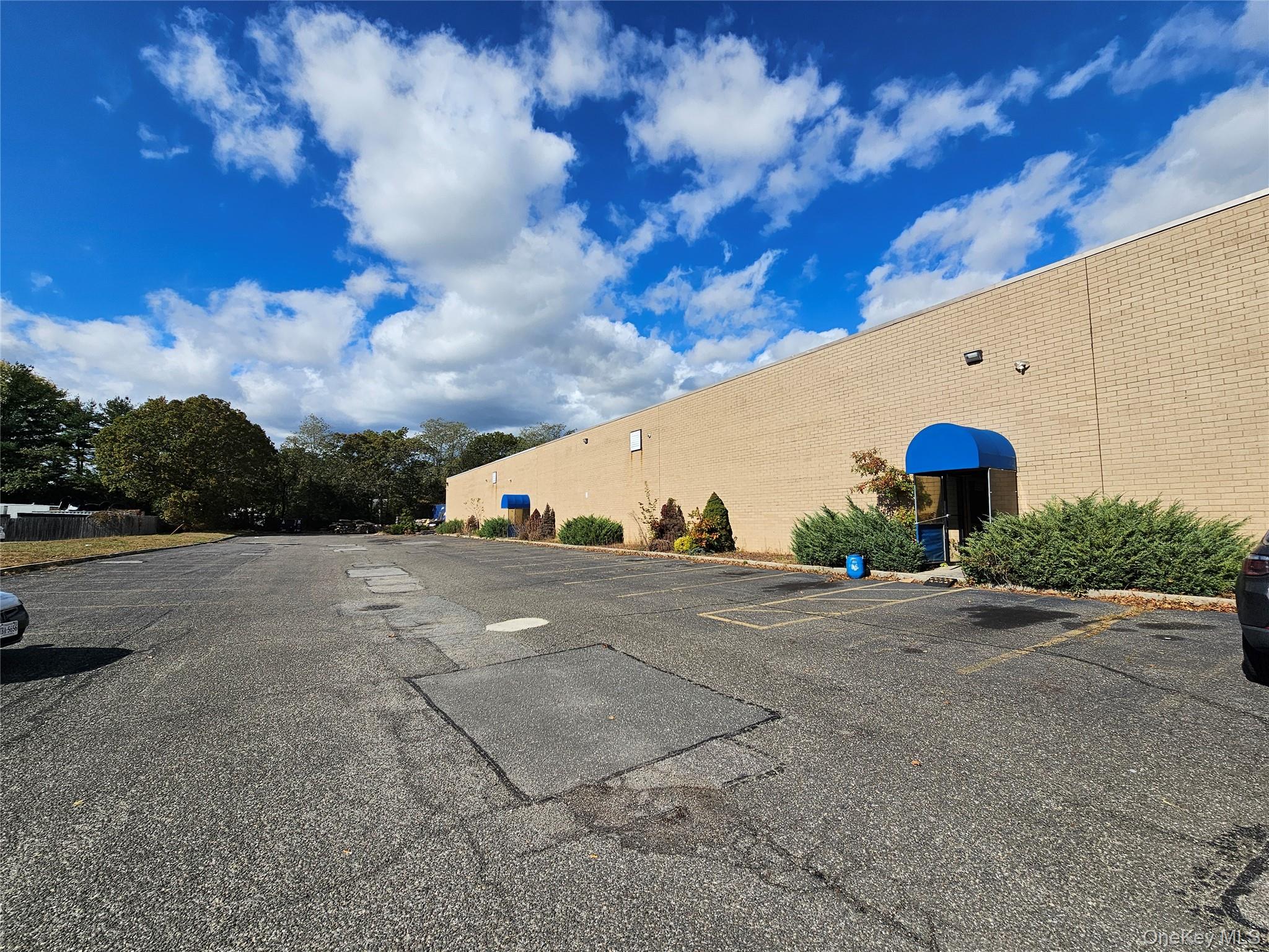 200 Knickerbocker Avenue, Bohemia, NY 11716