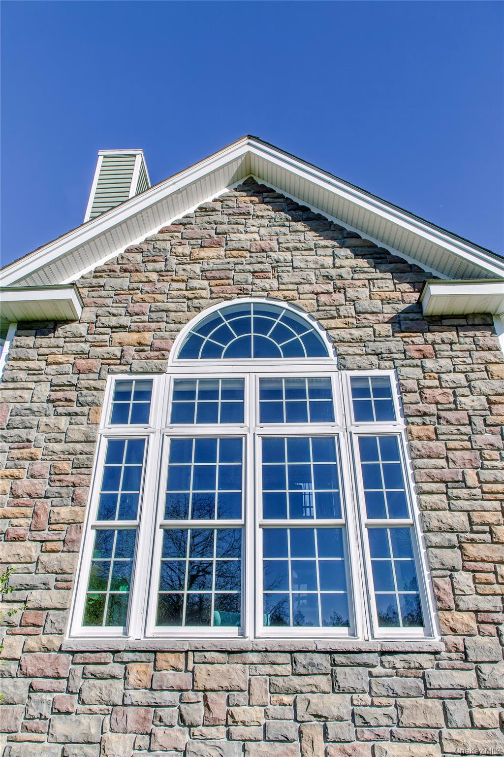 27 Gallagher Lane, Pleasant Valley, NY 12569