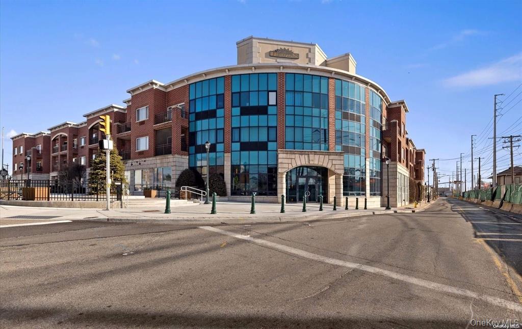 130 Post Avenue # 202, Westbury, NY 11590