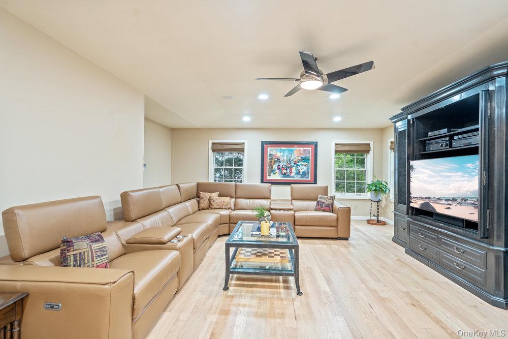 12 Chester Drive, Great Neck, NY 11021