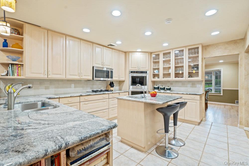 12 Chester Drive, Great Neck, NY 11021