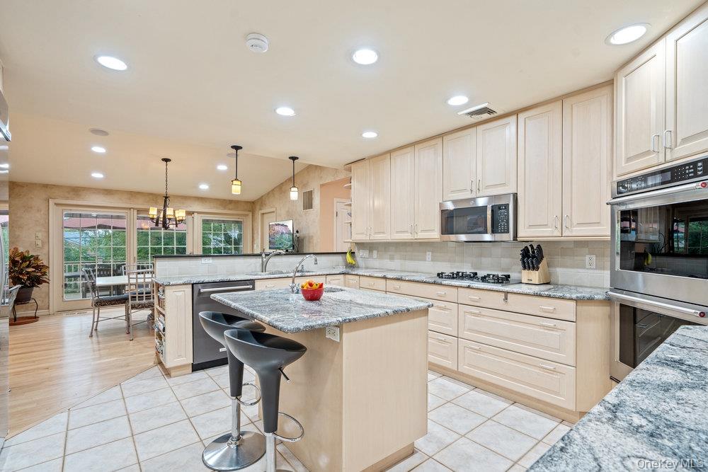 12 Chester Drive, Great Neck, NY 11021