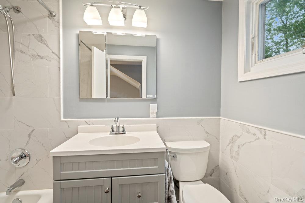 12 Chester Drive, Great Neck, NY 11021