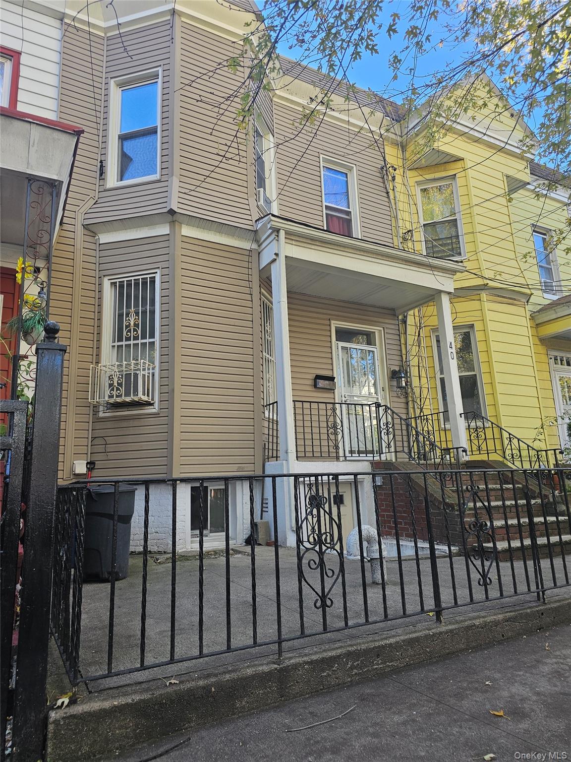 40 Chestnut Street, Brooklyn, NY 11208