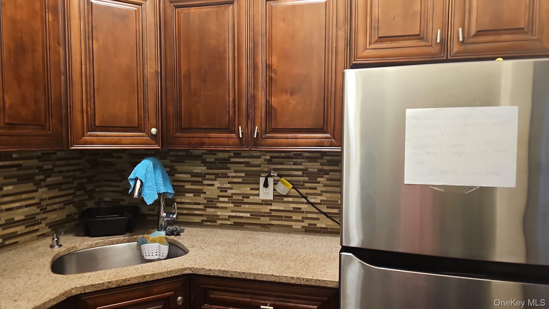 40 Chestnut Street, Brooklyn, NY 11208