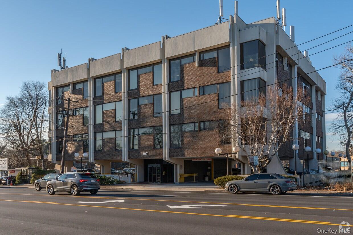 107 N Blvd # 410, Great Neck, NY 11021