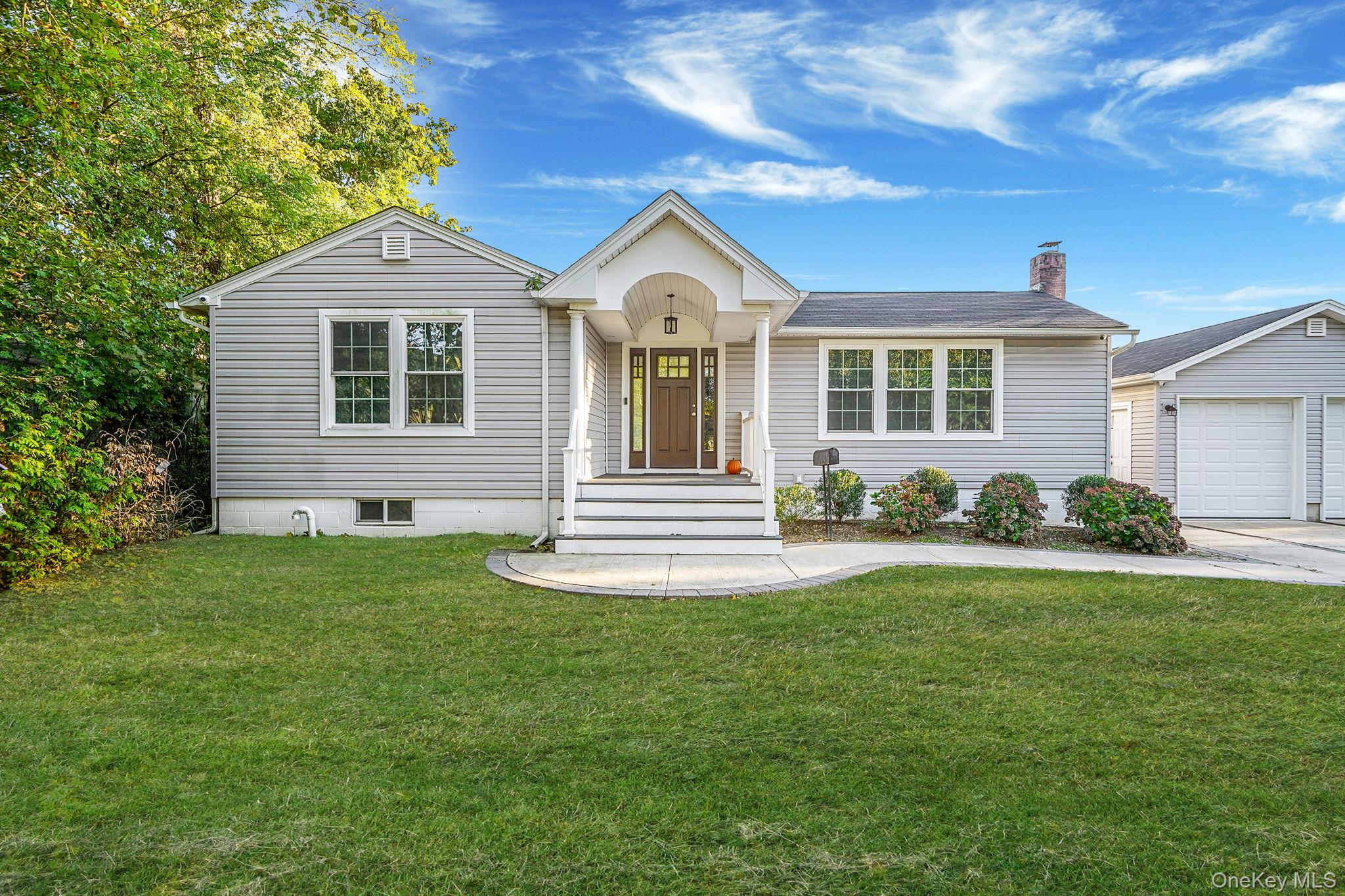 20 Pell Avenue, North Babylon, NY 11703