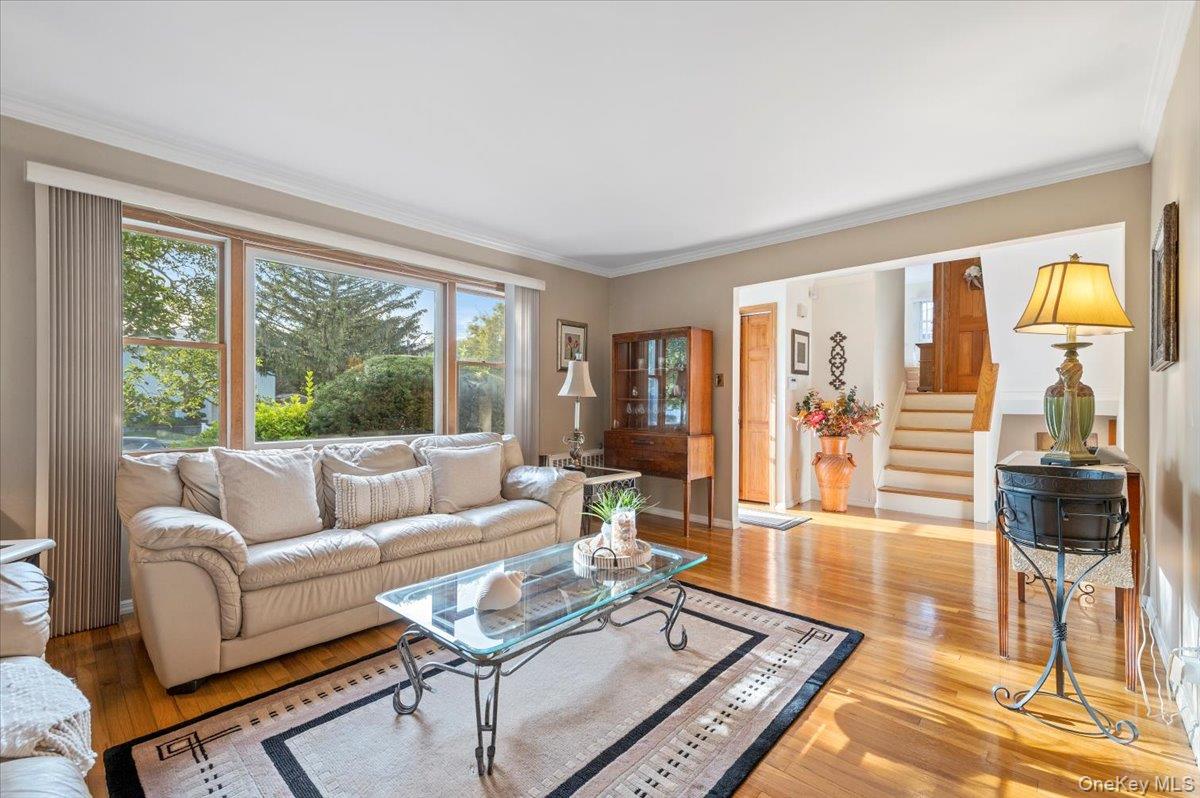 86 Caffrey Avenue, Bethpage, NY 11714