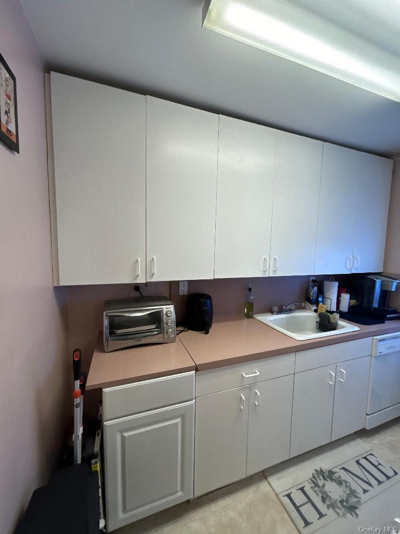 17-84 166 # 4-162, Whitestone, NY 11357