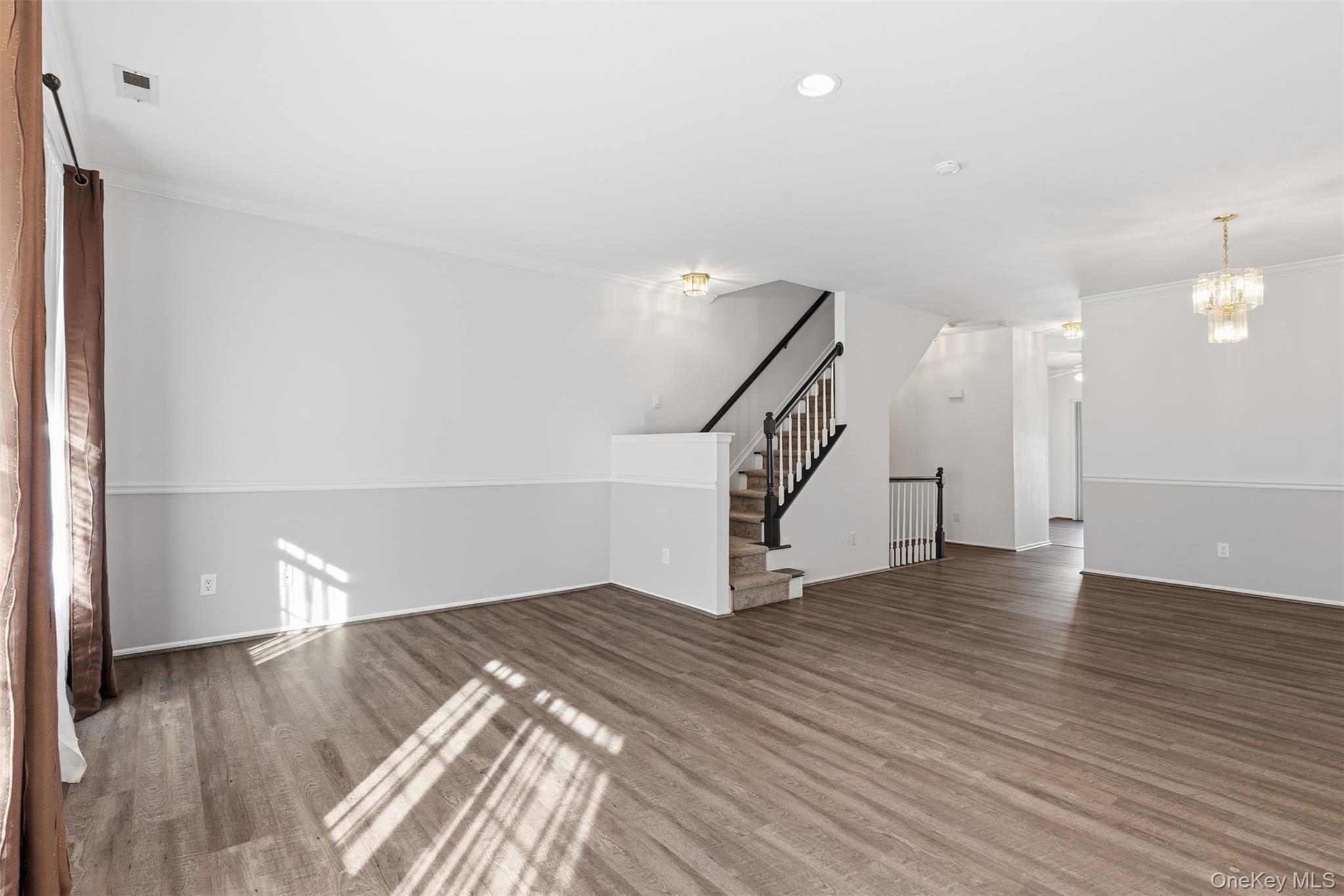 16 Autumn Drive, Nanuet, NY 10954