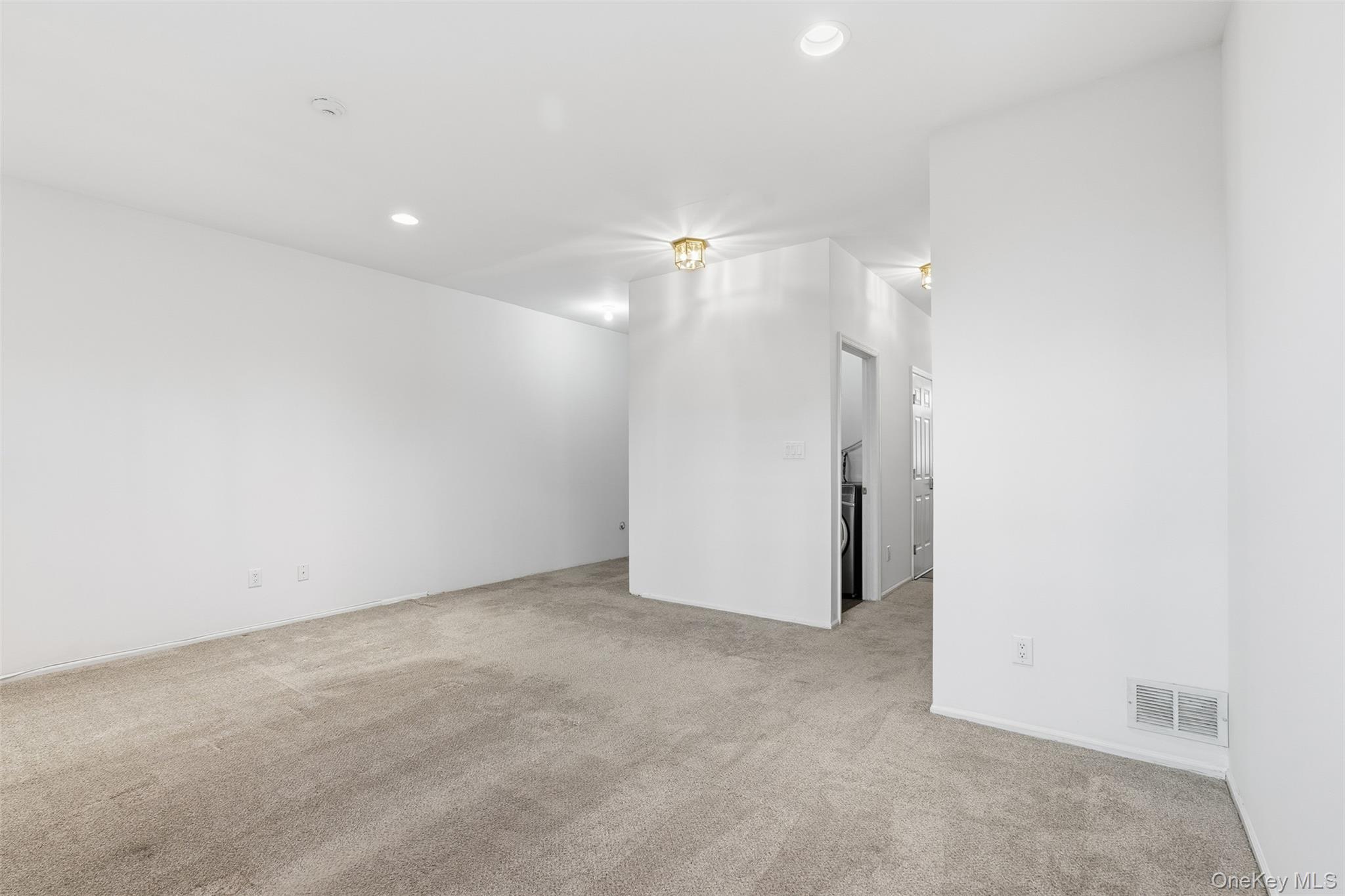 16 Autumn Drive, Nanuet, NY 10954