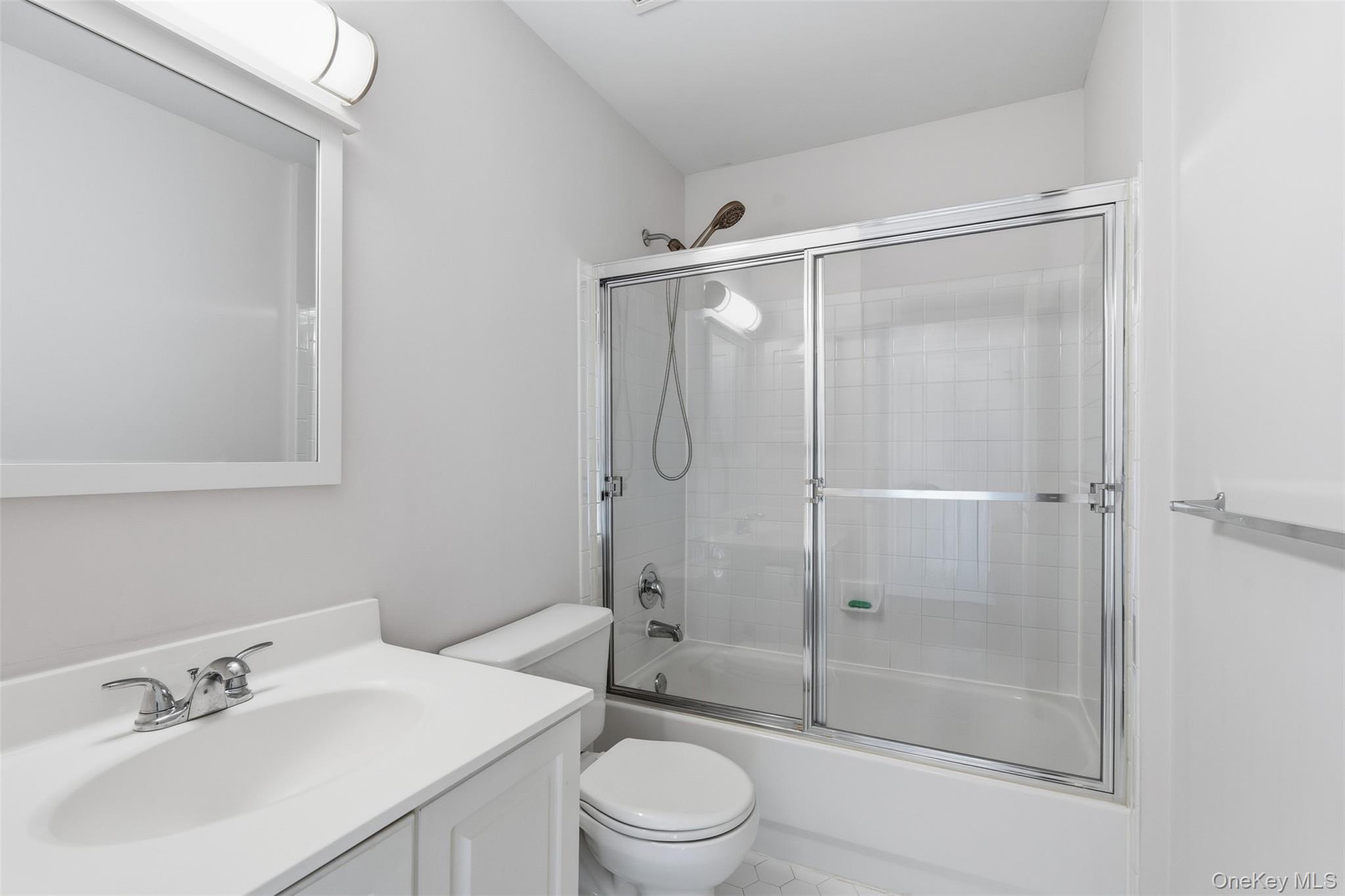 16 Autumn Drive, Nanuet, NY 10954