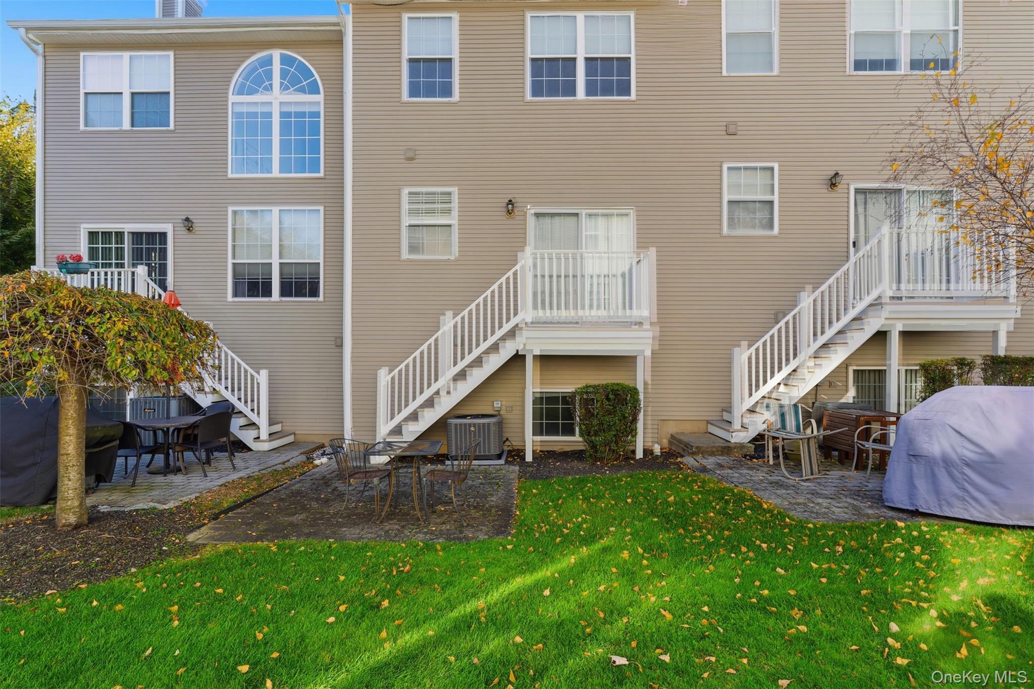 16 Autumn Drive, Nanuet, NY 10954