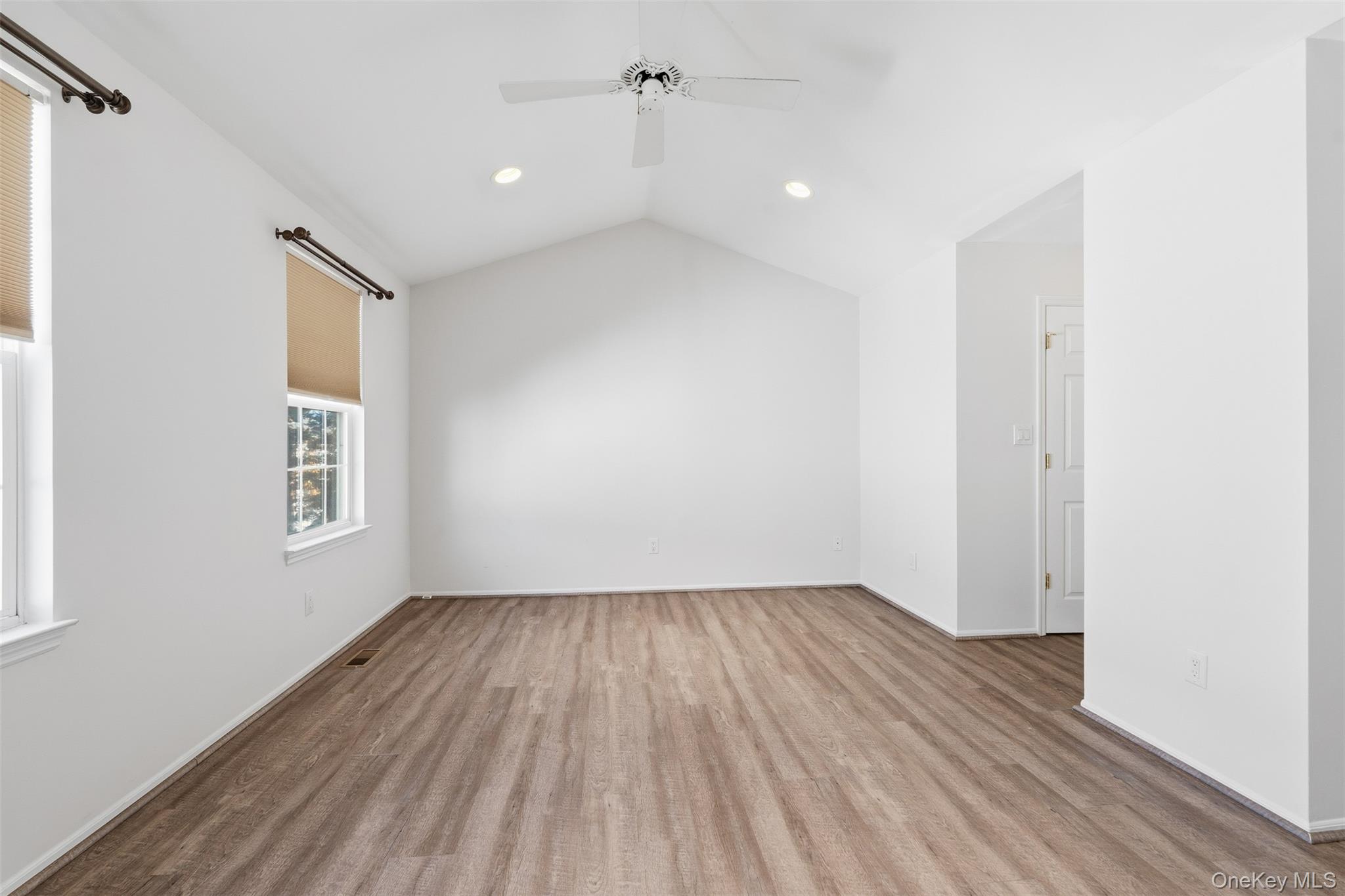 16 Autumn Drive, Nanuet, NY 10954