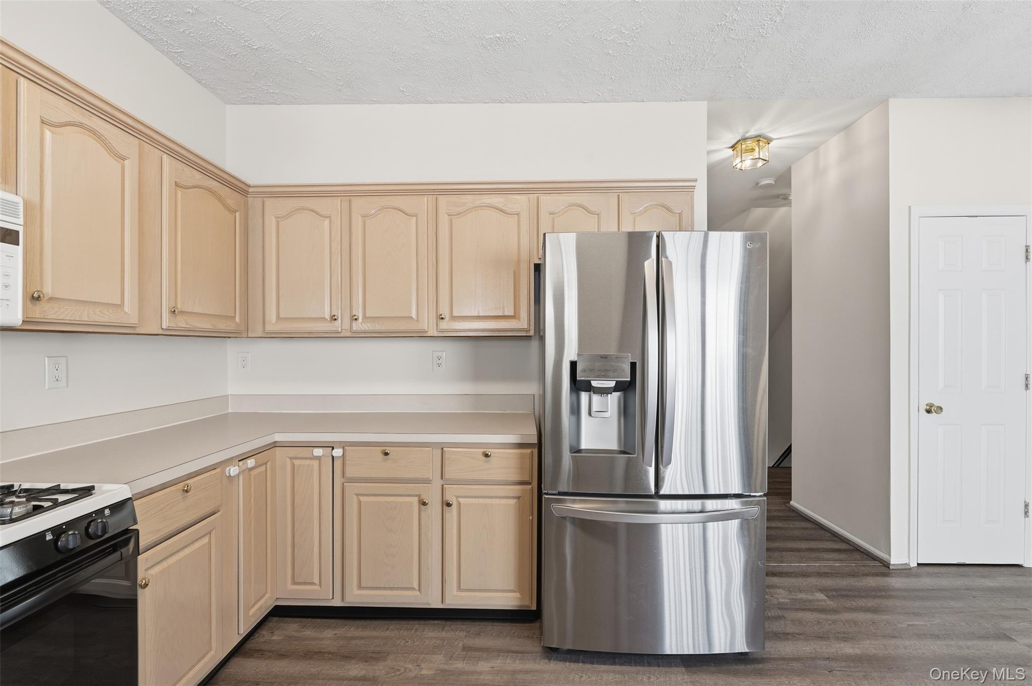 16 Autumn Drive, Nanuet, NY 10954