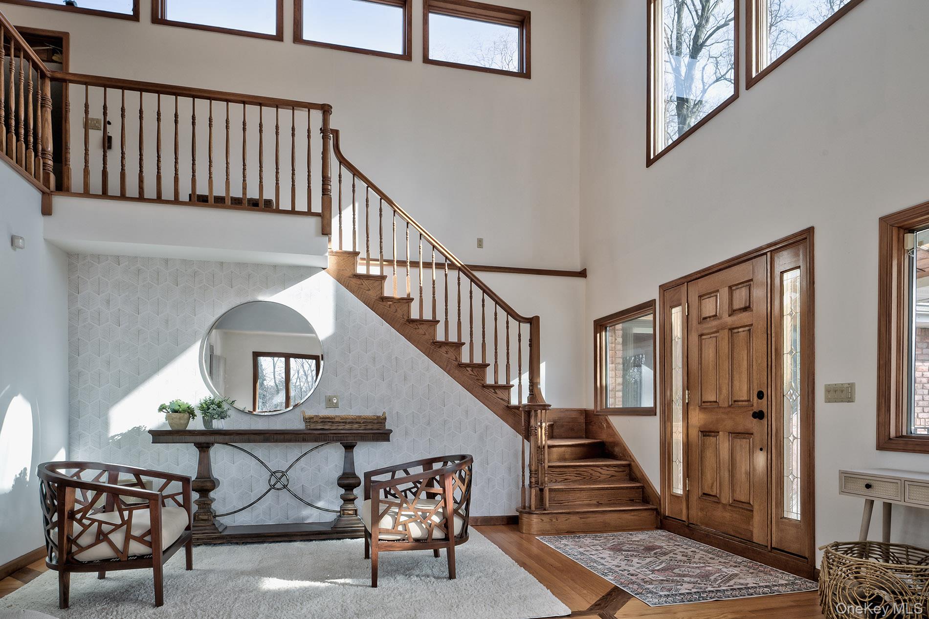 4 Sloanes Court, Sands Point, NY 11050