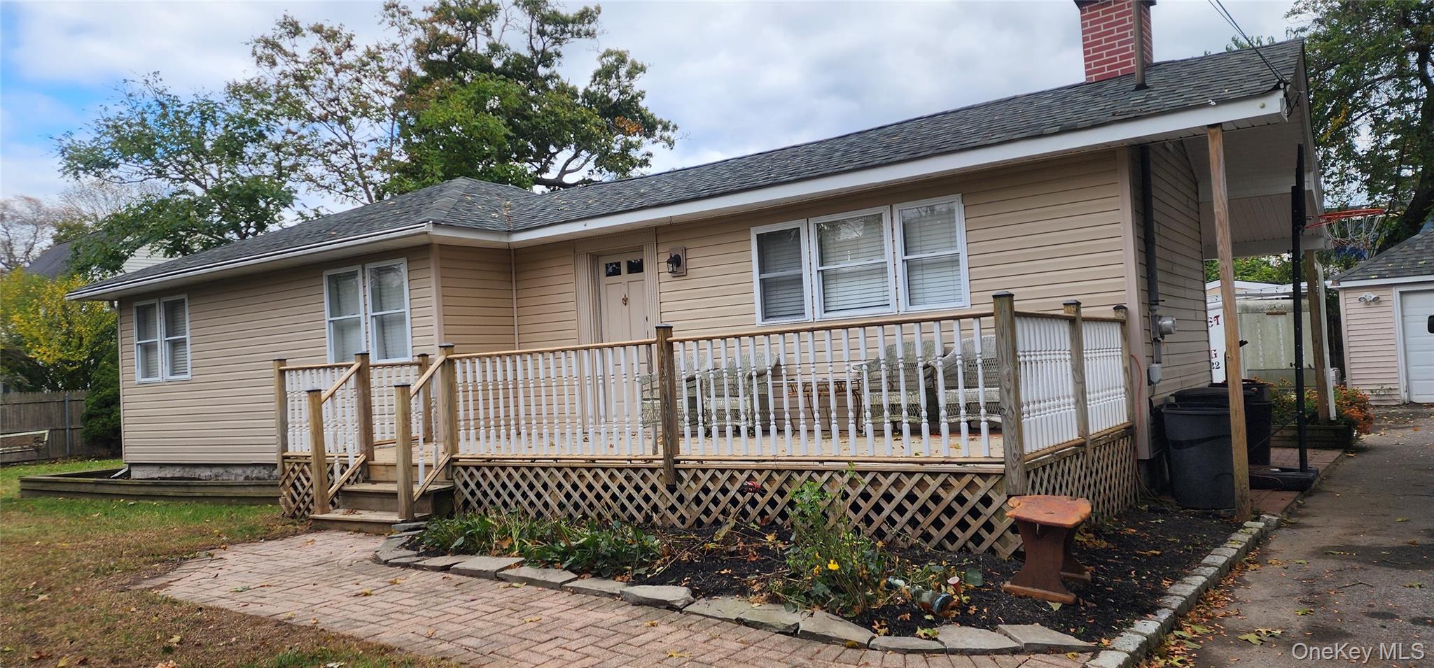 8 Astoria Road, Mastic Beach, NY 11951