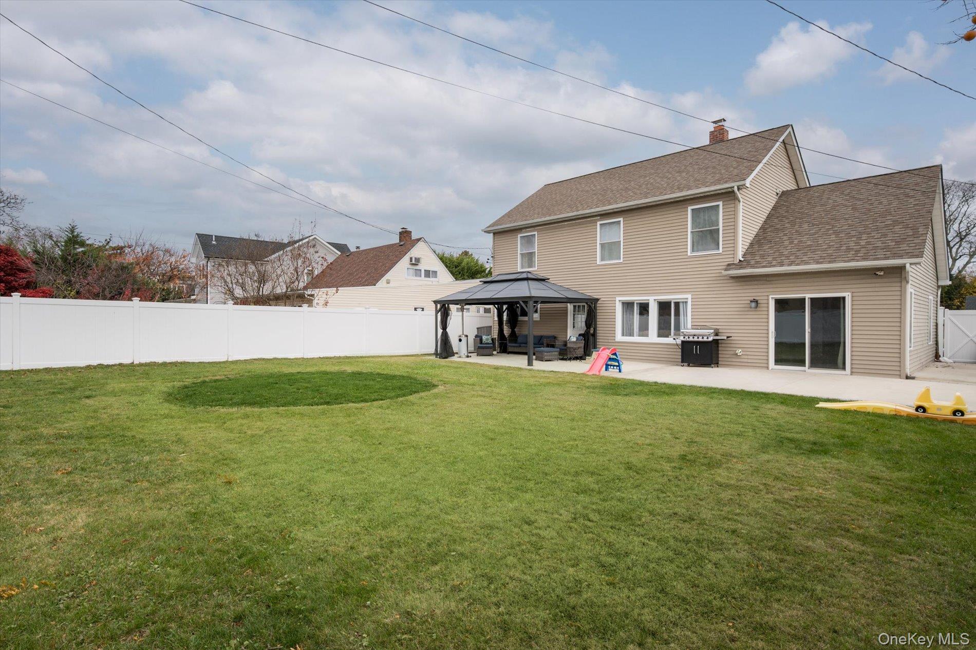 98 Hardy Lane, Westbury, NY 11590