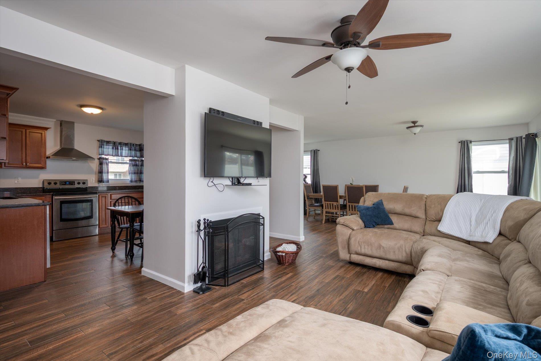 98 Hardy Lane, Westbury, NY 11590