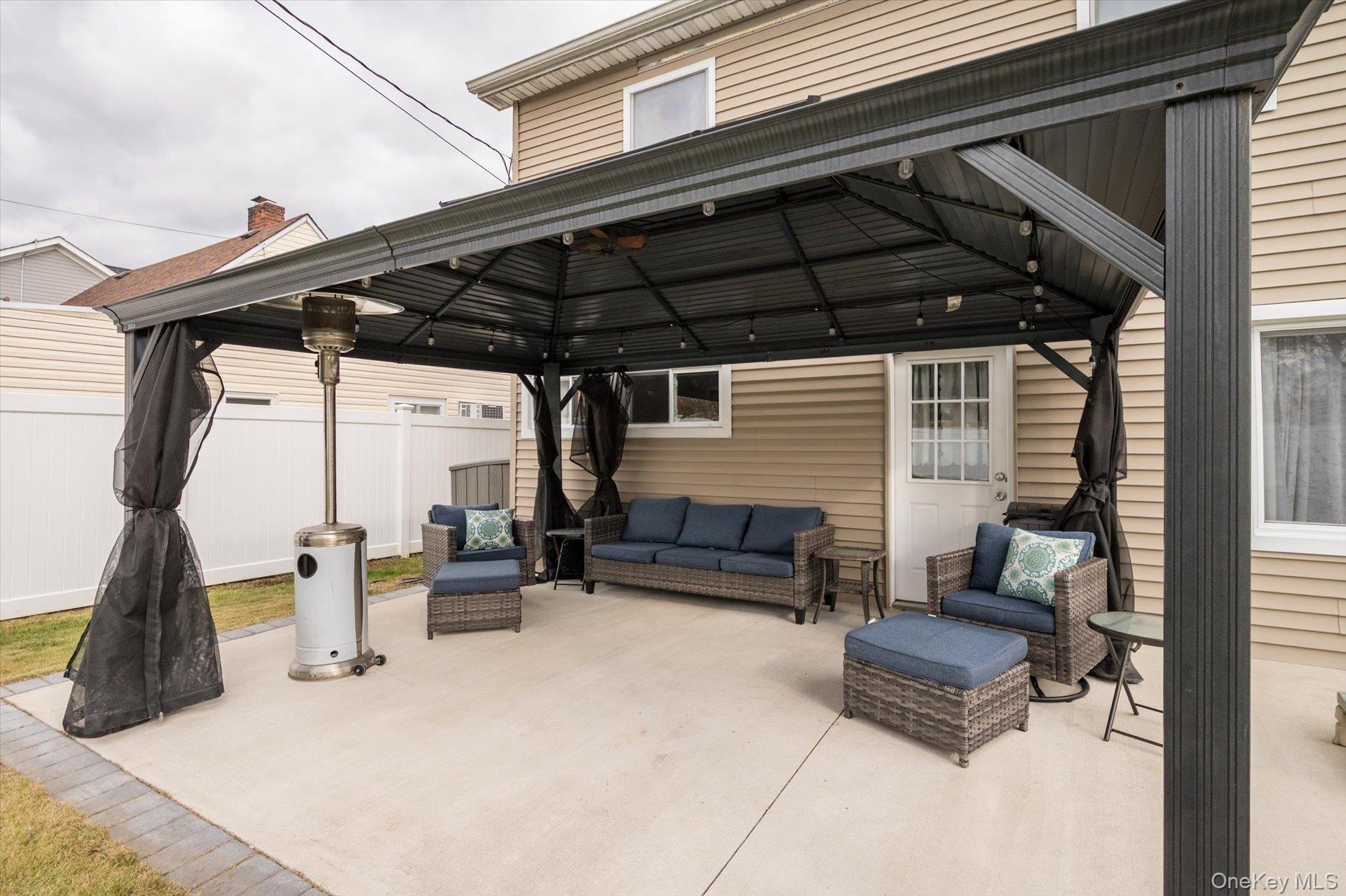 98 Hardy Lane, Westbury, NY 11590