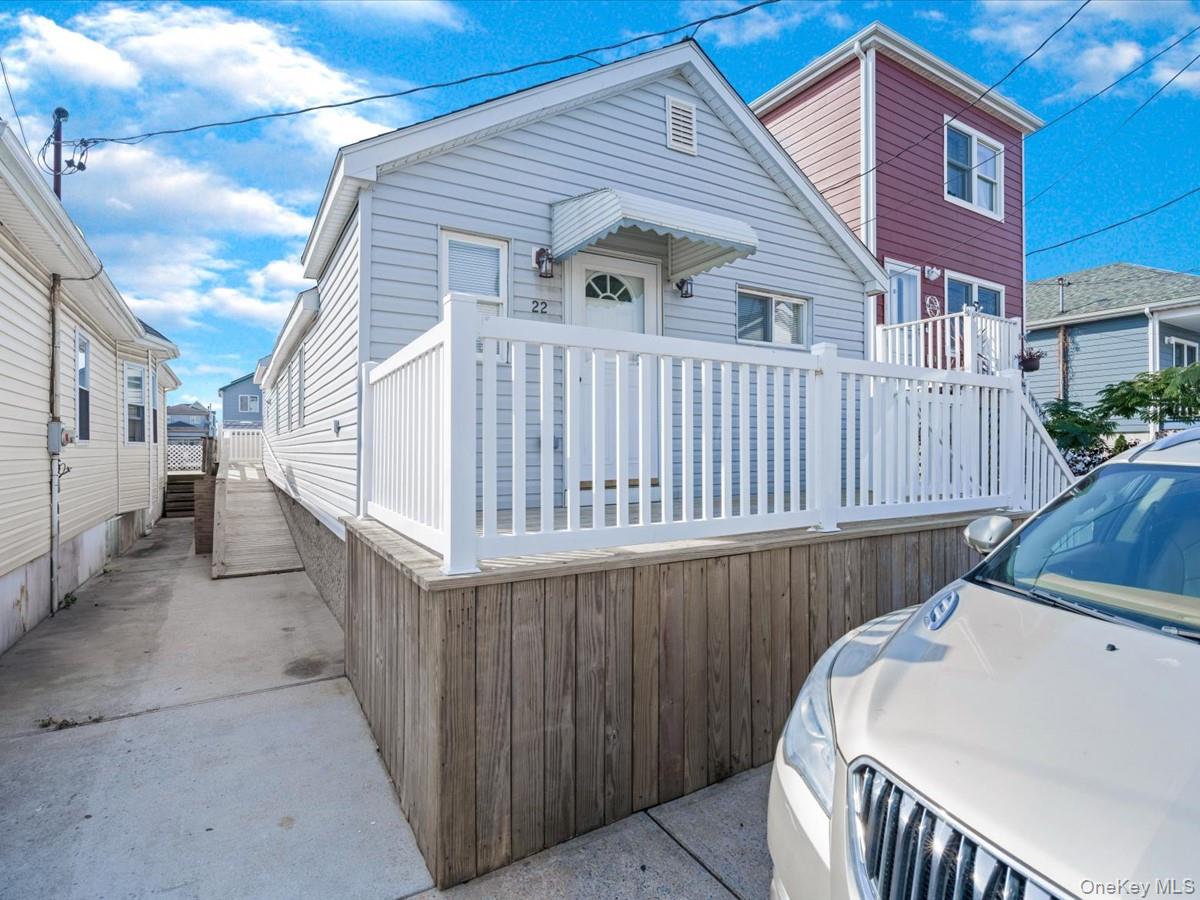 22 W 10th Road, Broad Channel, NY 11693