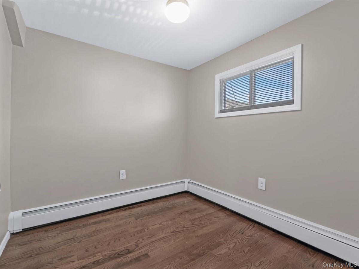 22 W 10th Road, Broad Channel, NY 11693