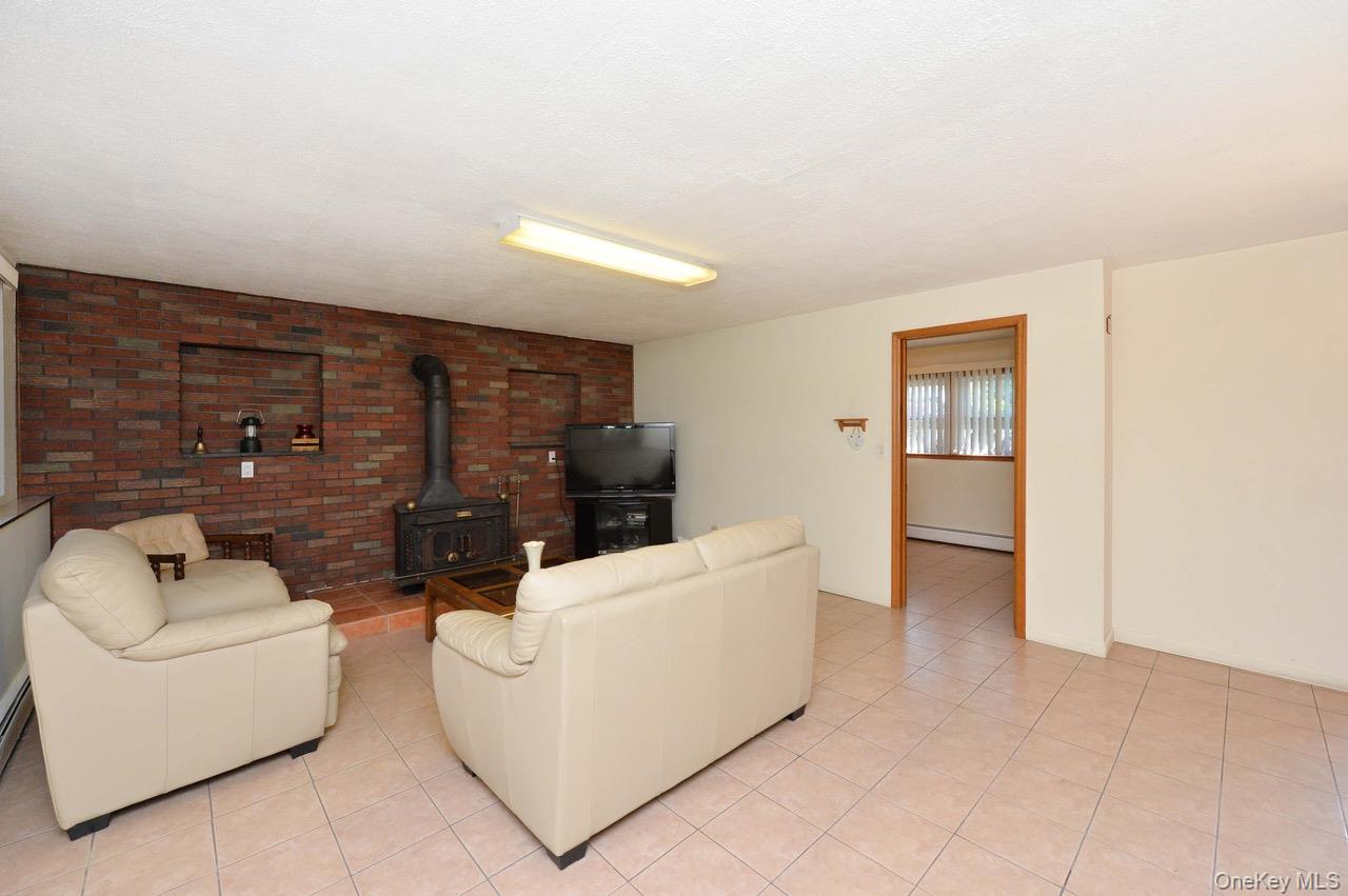 13 Park Terrace, Valley Cottage, NY 10989