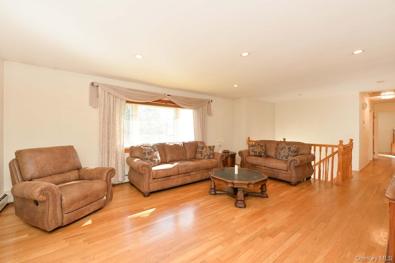 13 Park Terrace, Valley Cottage, NY 10989