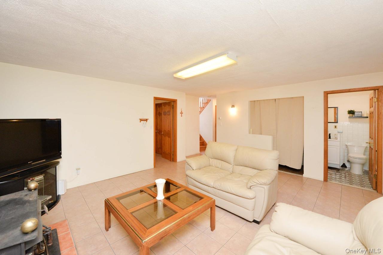 13 Park Terrace, Valley Cottage, NY 10989