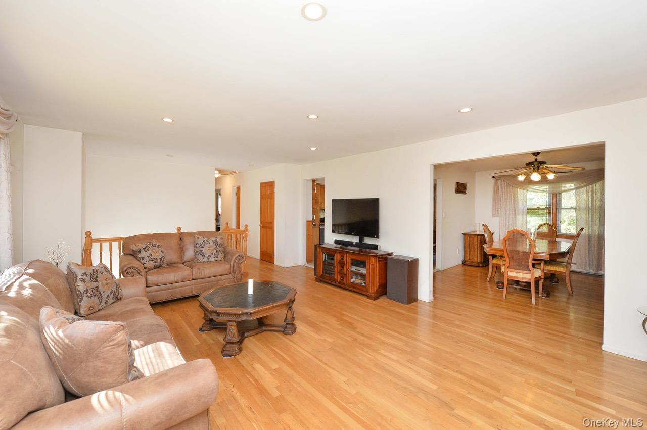 13 Park Terrace, Valley Cottage, NY 10989