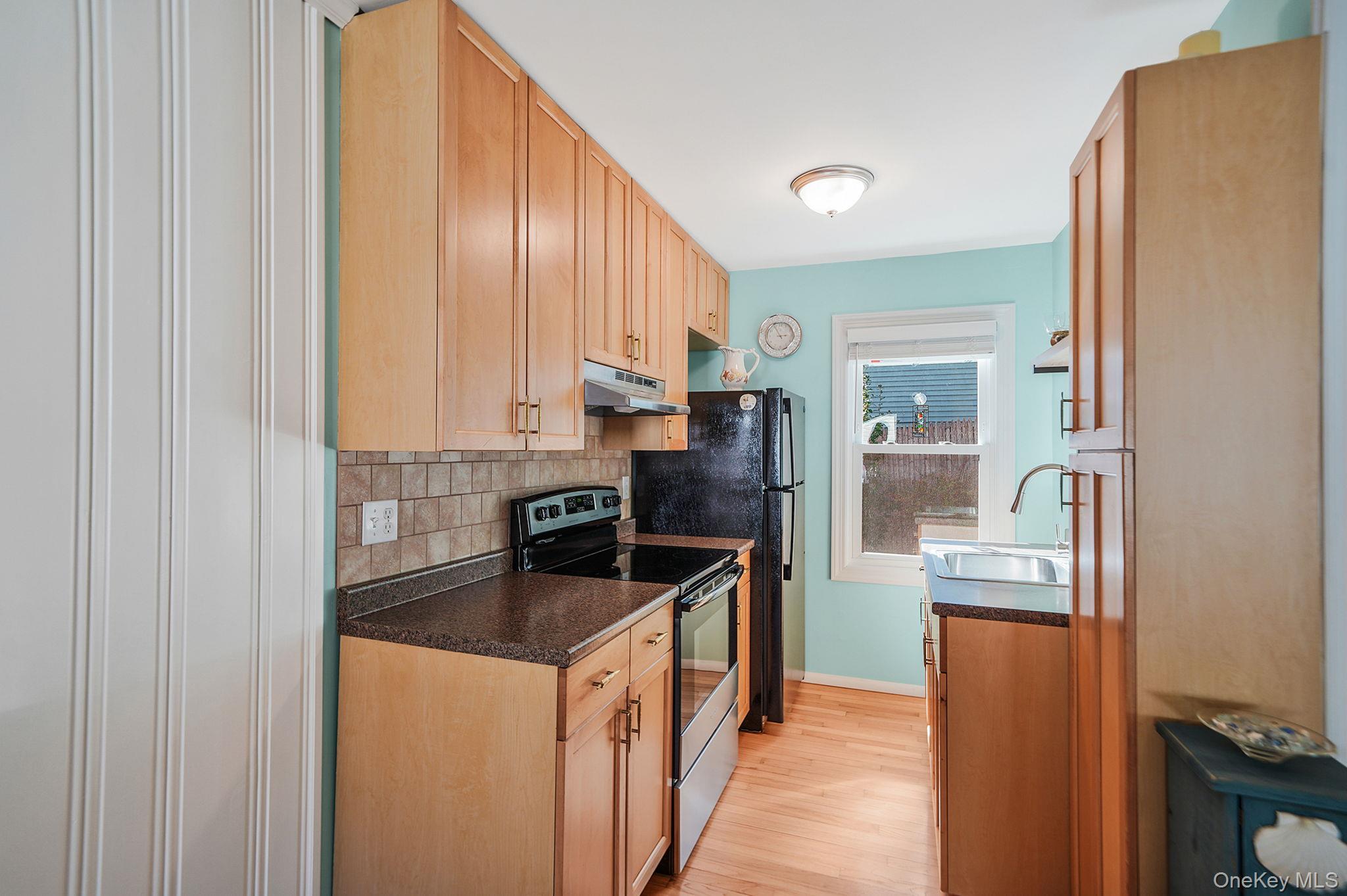 4 Wyandanch Trail, Ridge, NY 11961