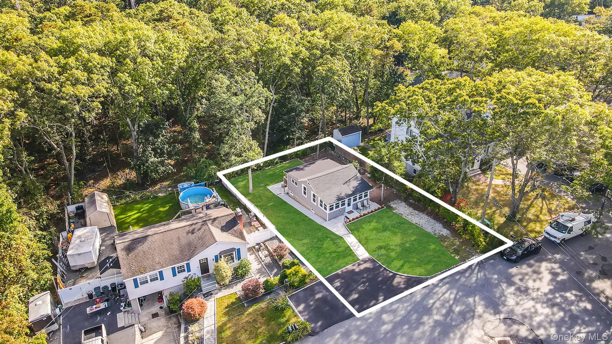 4 Wyandanch Trail, Ridge, NY 11961