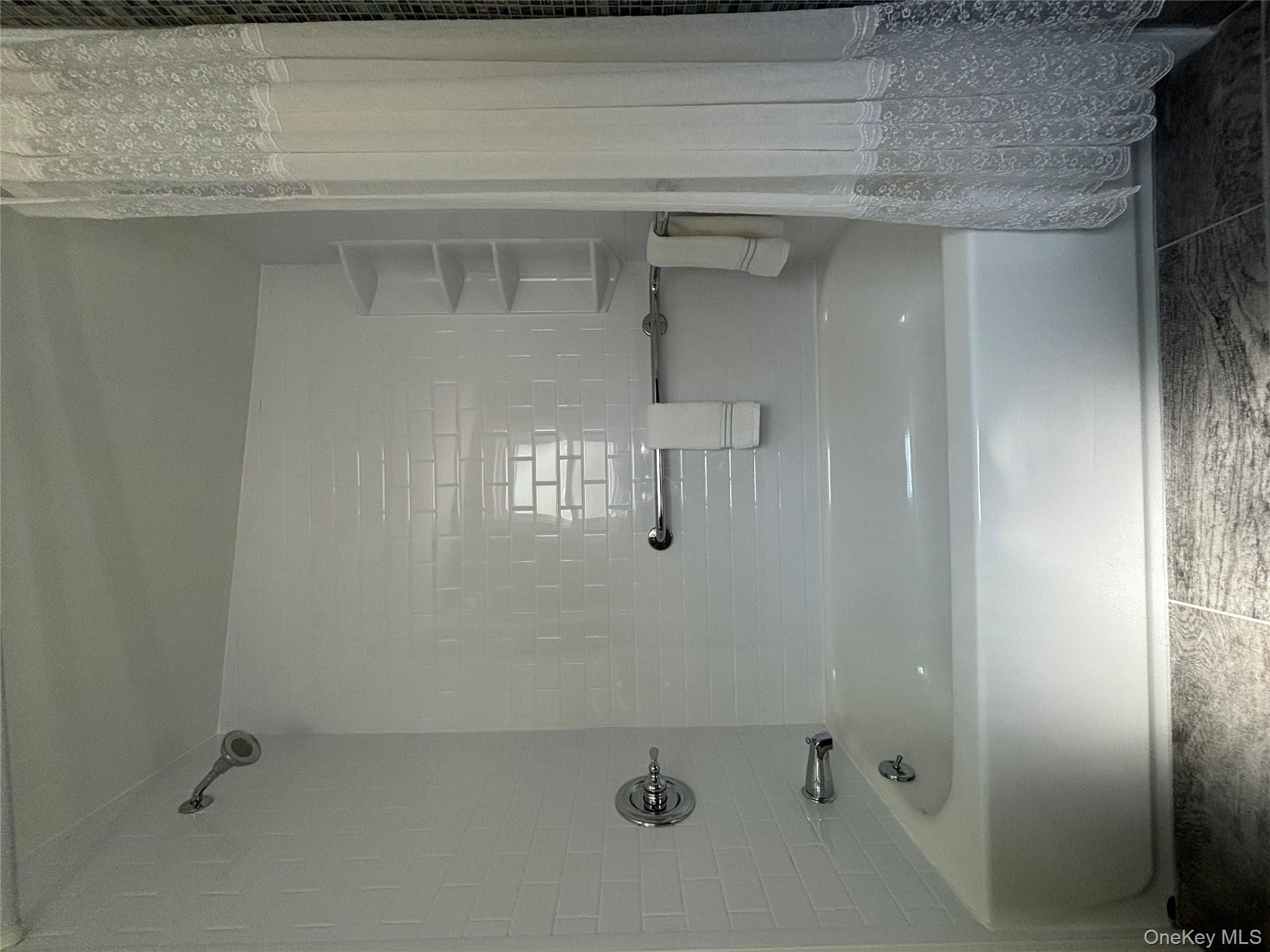 4 Wyandanch Trail, Ridge, NY 11961