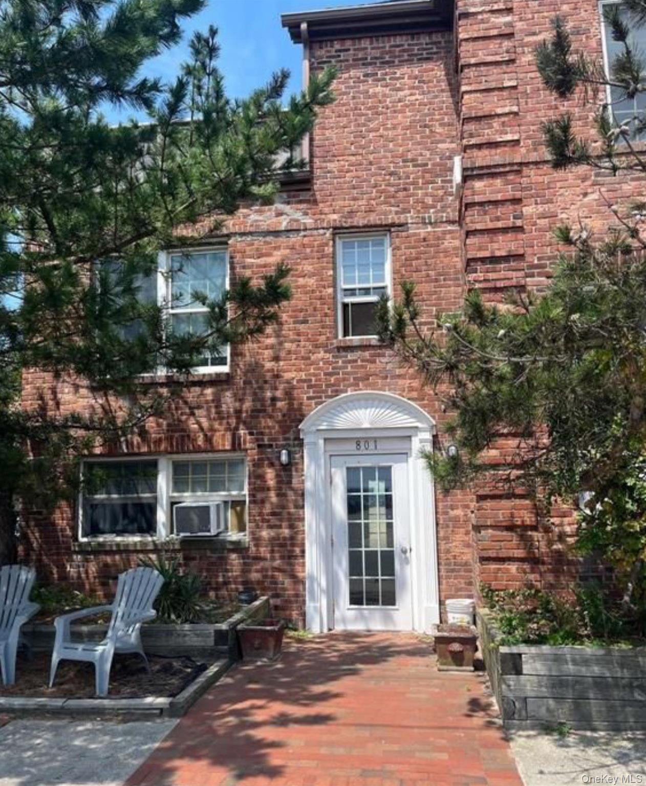 801 E Broadway # F, Long Beach, NY 11561