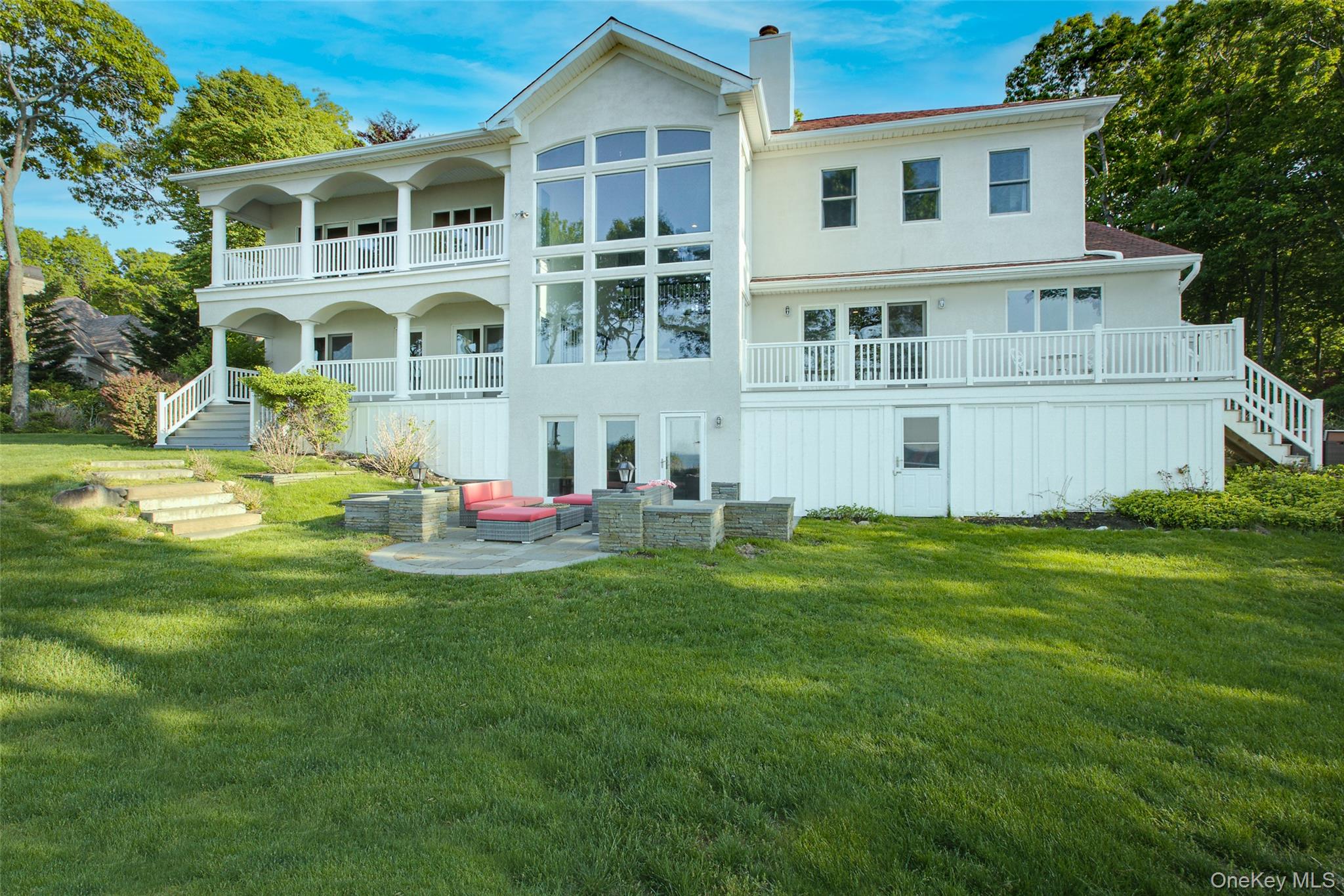 15 Stephans Path, Port Jefferson, NY 11777