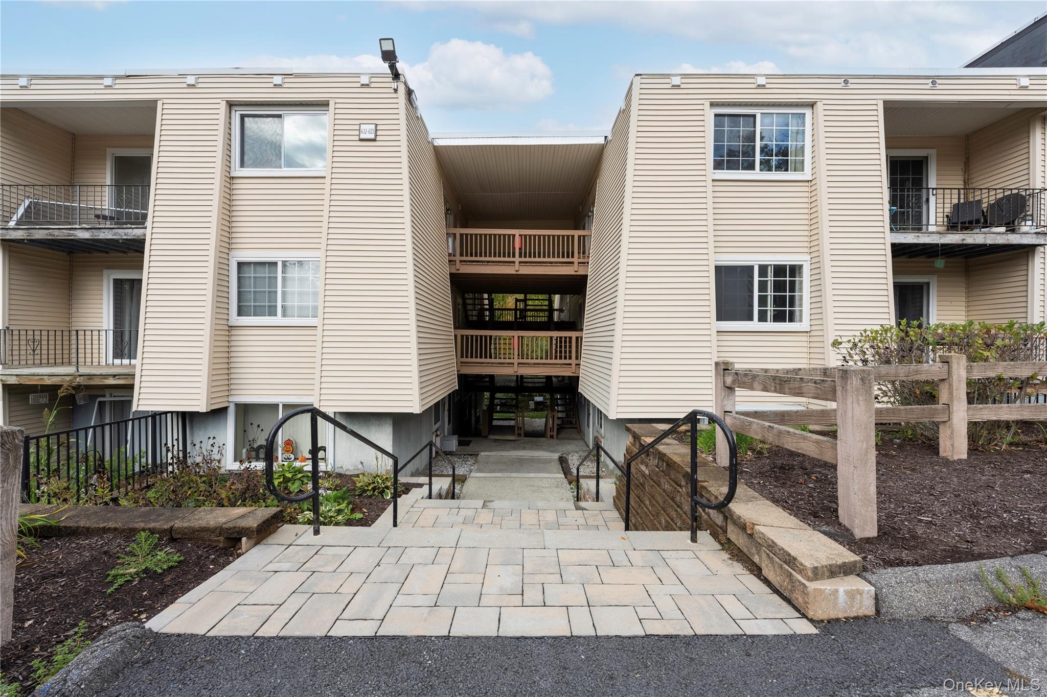 615 Fox Run Lane, Carmel, NY 10512